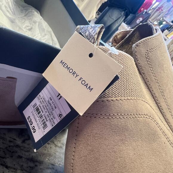 NWT Universal Thread Taci Memory Foam Boots Size 11 - Picture 3 of 4